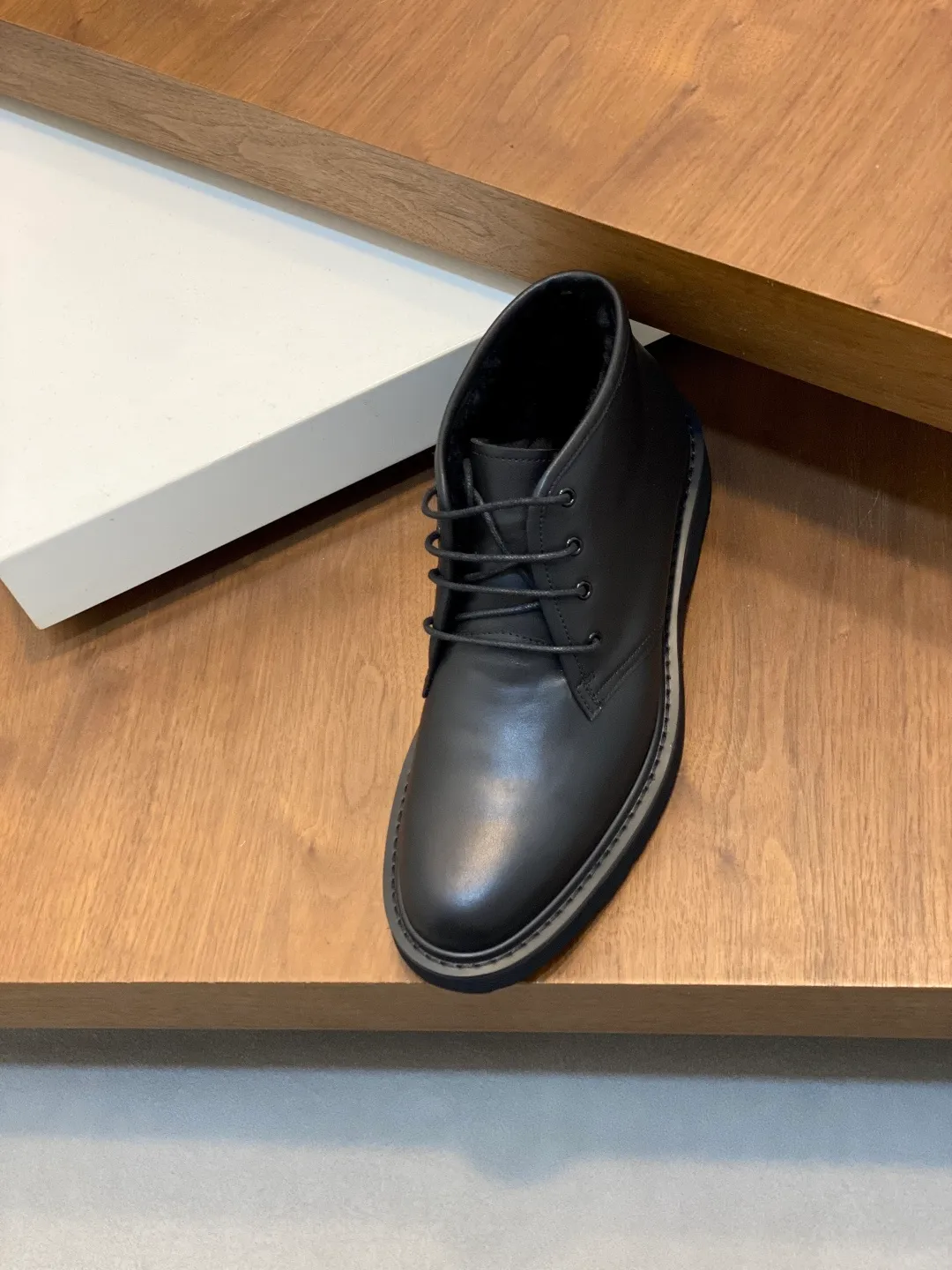 Men's shoes 💰840 Prada/Prada lace-up high-top wool sneakers, top-notch goods, show version, leading counter trial style, Nappa cowhide material, light and breathable, soft and comfortable, unique sports style, genuine leather tongue, full of brand style, lightweight embossed rubber sole, light and about 4CM higher, genuine leather feet, full wool on the inside, great foot feel, with original packaging Size: 39-40-41-42-43-44 (38, 45, 46 customized) leather shoe size